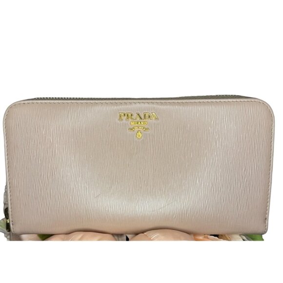 PRADA VITELLLO ZIP WALLET - Picture 1 of 3